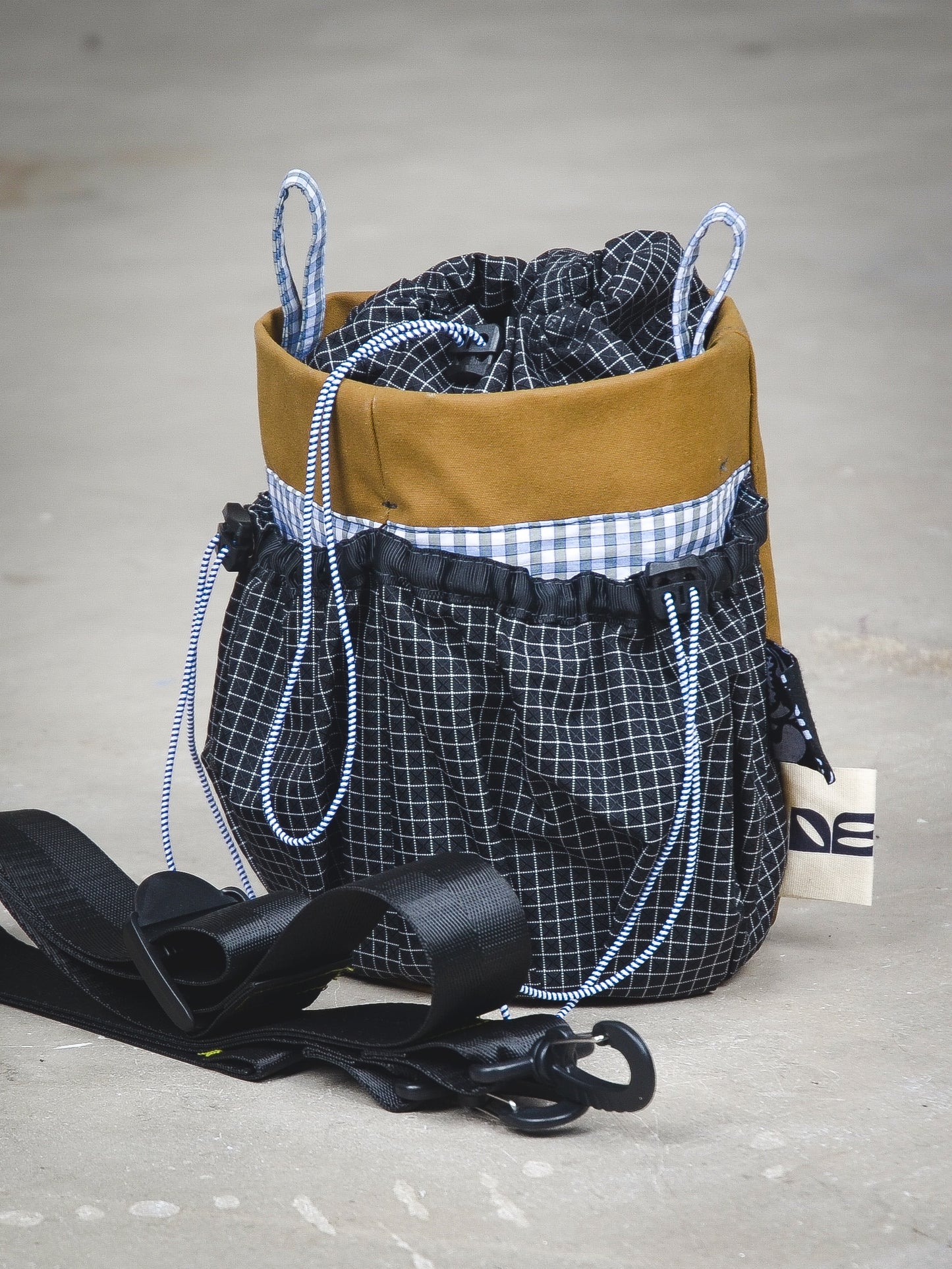 Dega Studio x Noods Radio: Pouch 04